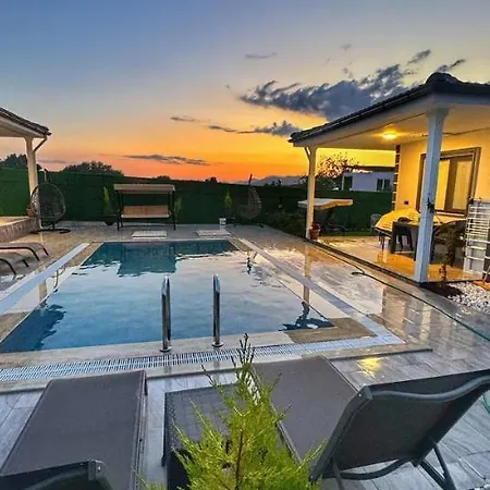 Holiday home Airport Doga Evleri *