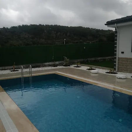 בית נופש Airport Doga Evleri *